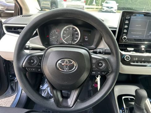 Certified 2021 Toyota Corolla LE FWD image 34