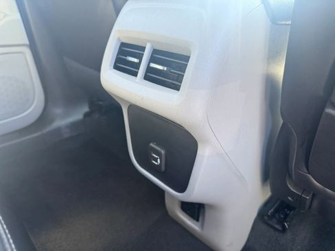 Used 2022 GMC Terrain SLT AWD/4WD image 23