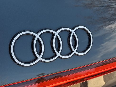 Certified 2025 Audi Q5 Prestige image 32