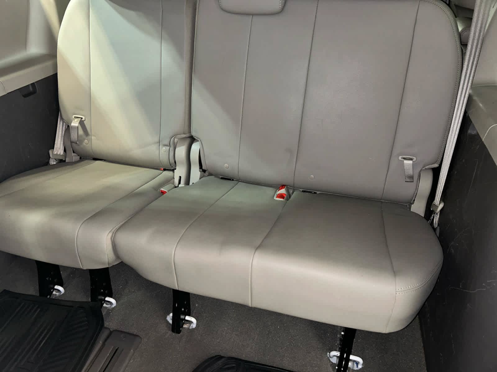 Used 2019 Toyota Sienna XLE FWD image 15