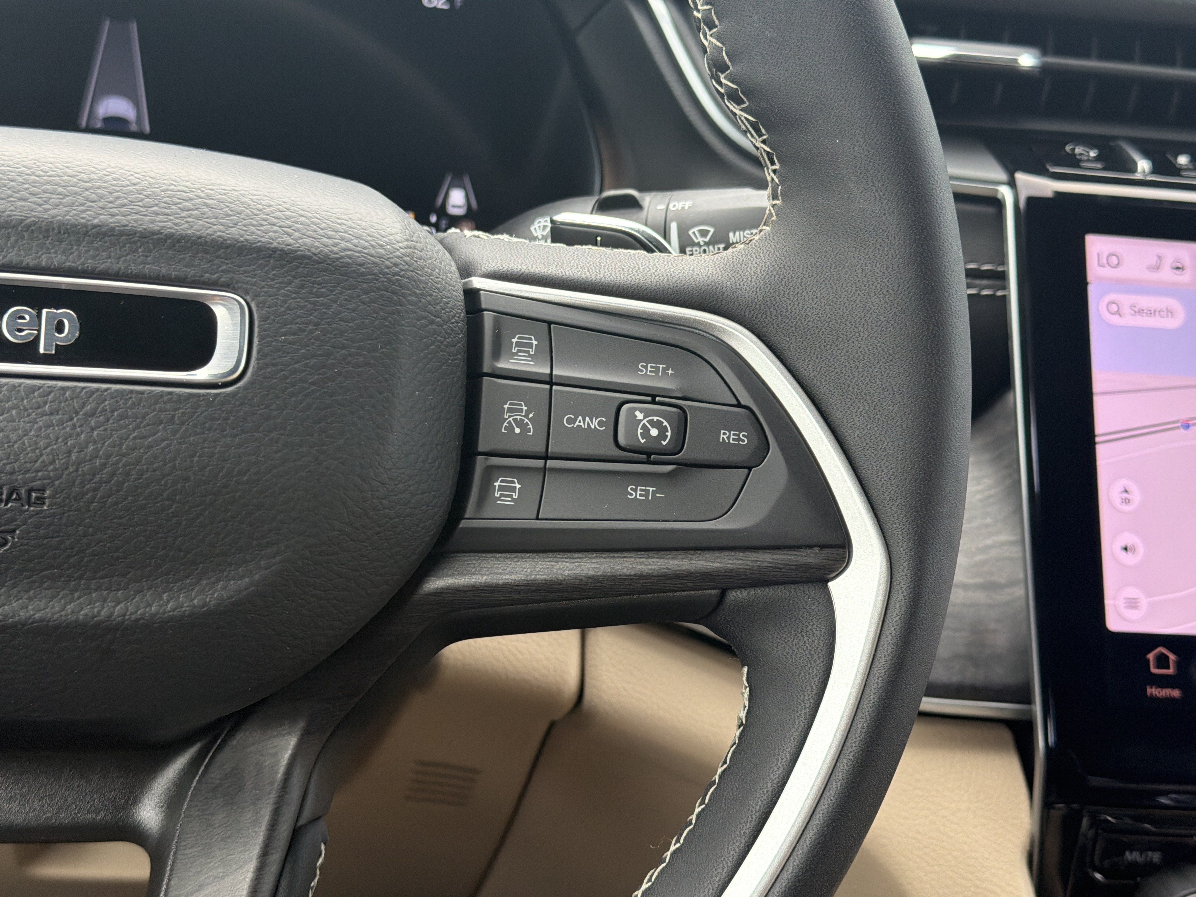 Used 2025 Jeep Grand Cherokee Limited RWD image 19