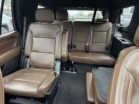 Used 2021 Chevrolet Tahoe High Country w/ Premium Package image 39