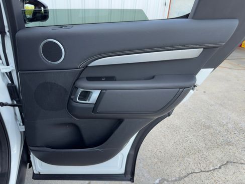 Used 2023 Land Rover Discovery S R-Dynamic image 51