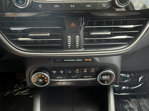 Used 2020 Ford Escape SE AWD/4WD image 36