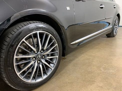Used 2015 Lexus LS 460 AWD w/ F Sport Package image 2