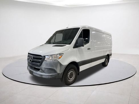 Used 2019 Mercedes-Benz Sprinter 144 image 4