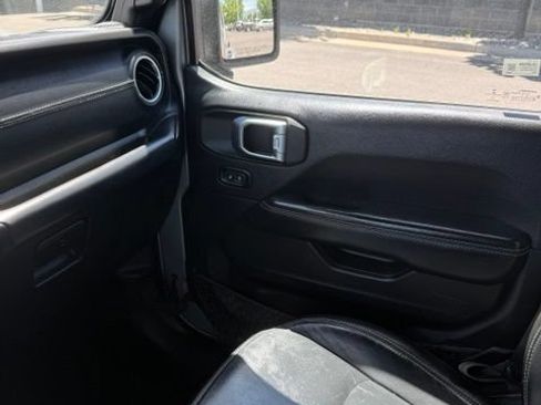 Used 2018 Jeep Wrangler Unlimited Sahara AWD/4WD image 30
