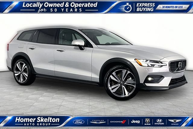 Used 2025 Volvo V60 B5 Cross Country Plus AWD/4WD image 1