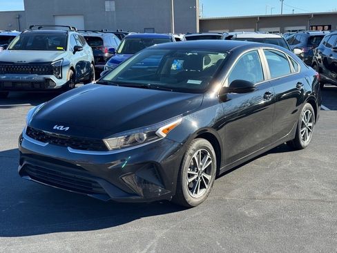 Certified 2023 Kia Forte LXS image 7