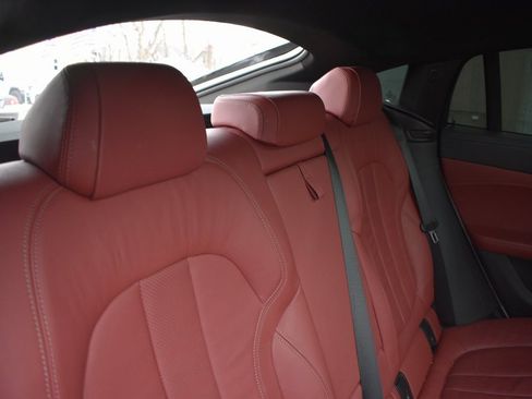 Used 2021 BMW X6 sDrive40i w/ M Sport Package image 28