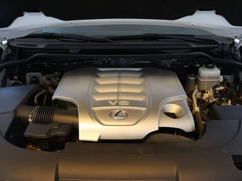 Used 2017 Lexus LX 570 4WD w/ Luxury Package image 50