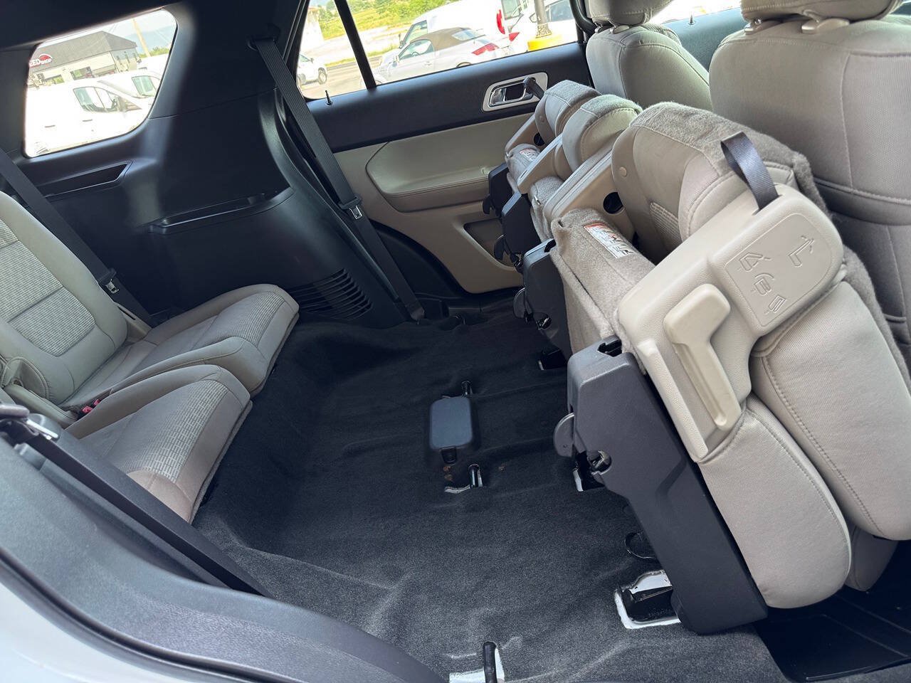 Used 2014 Ford Explorer XLT FWD image 38