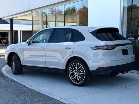 Certified 2023 Porsche Cayenne Platinum Edition AWD/4WD image 3