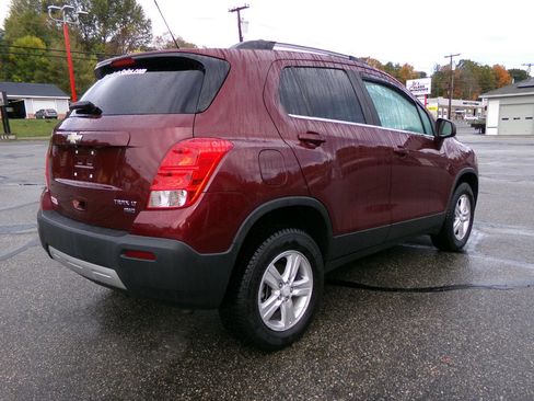 Used 2016 Chevrolet Trax LT w/ LT Convenience Package AWD/4WD image 5