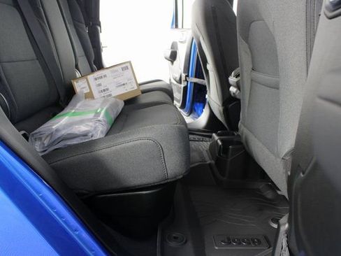 New 2026 Jeep Gladiator Sport image 18