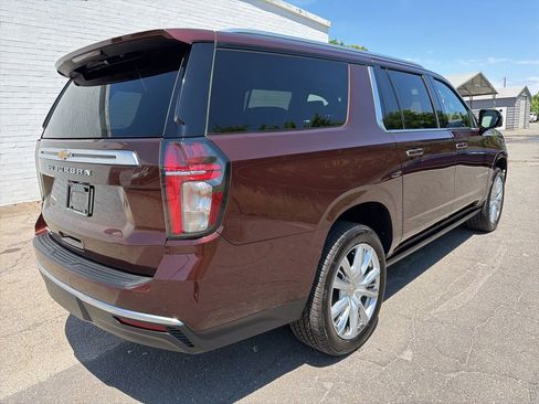 Used 2022 Chevrolet Suburban High Country AWD/4WD image 8