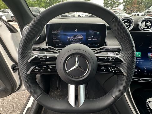 Used 2025 Mercedes-Benz GLC 300 4MATIC image 19