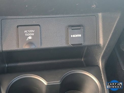 Used 2022 Toyota Sienna Platinum image 17