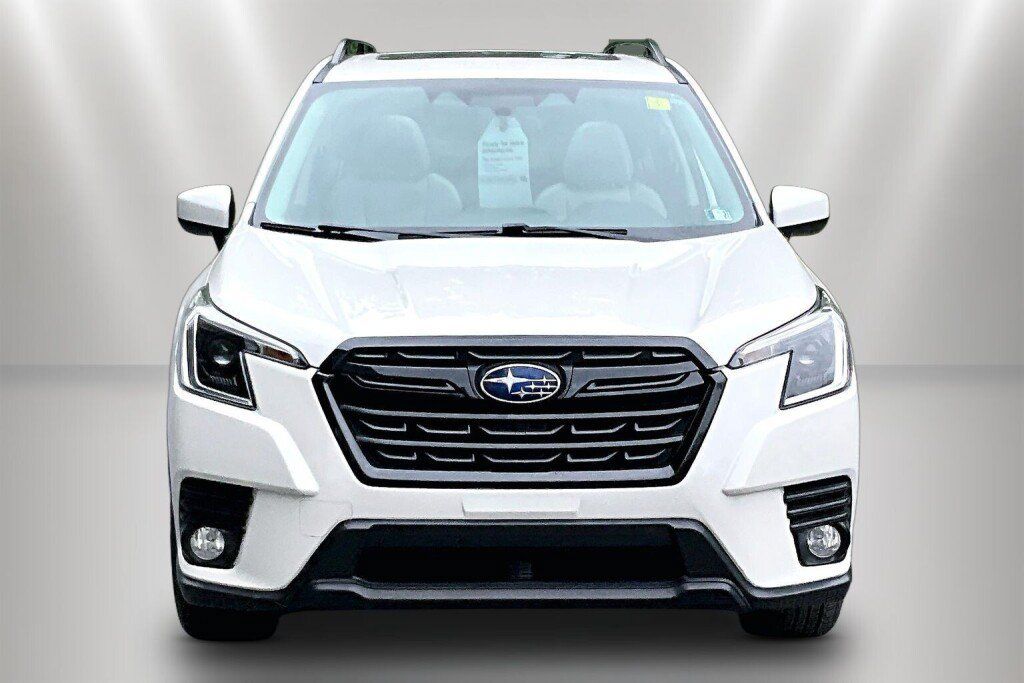 Used 2022 Subaru Forester Premium AWD/4WD image 2
