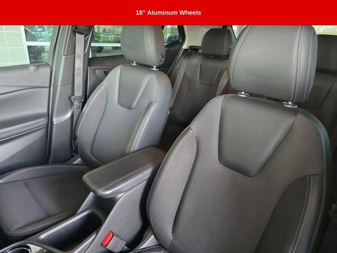 Used 2022 Buick Encore GX Select w/ Sport Touring Package FWD image 14