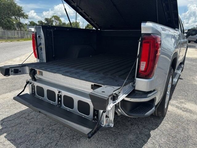 Used 2021 GMC Sierra 1500 SLT w/ SLT Premium Plus Package AWD/4WD image 6