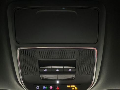 Used 2024 Chevrolet Traverse RS AWD/4WD image 42