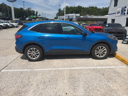 Certified 2020 Ford Escape SE FWD image 11