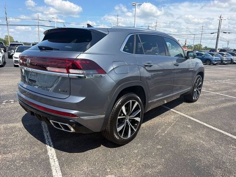 Used 2024 Volkswagen Atlas Cross Sport SEL Premium R-Line AWD/4WD image 4