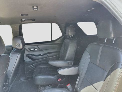Used 2023 Chevrolet Traverse RS FWD image 23