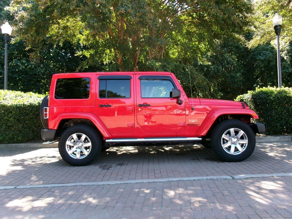 Used 2013 Jeep Wrangler Unlimited Sahara w/ Mopar Chrome Edition Group AWD/4WD image 4