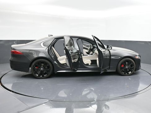 Used 2024 Jaguar XF R-Dynamic SE image 36