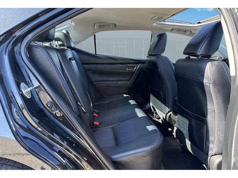 Used 2018 Toyota Corolla XSE image 20