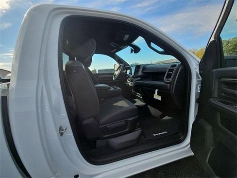Used 2024 RAM 3500 Tradesman w/ Chrome Appearance Group image 7