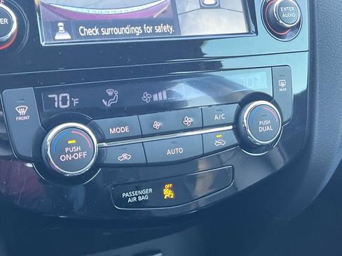 Used 2016 Nissan Rogue SL w/ SL Premium Package image 18