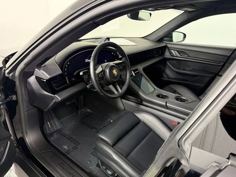 Certified 2024 Porsche Taycan image 4