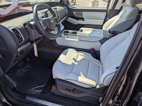 New 2026 Ford Expedition Max Platinum w/ Platinum Ultimate Package AWD/4WD image 10