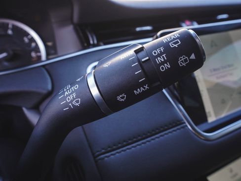 Used 2023 Land Rover Range Rover Evoque SE image 25