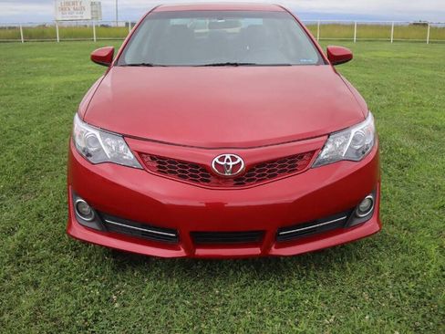 Used 2014 Toyota Camry SE FWD image 7