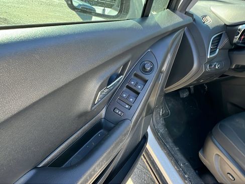 Used 2020 Chevrolet Trax LS w/ Tint and Cruise Package image 15