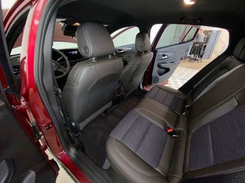 Used 2025 Buick Envista Preferred FWD image 29