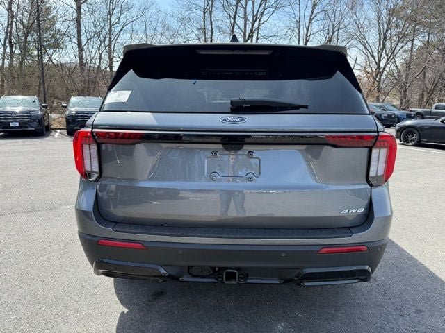 Used 2026 Ford Explorer ST-Line w/ ST-Line Street Pack AWD/4WD image 4