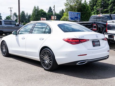 Used 2025 Mercedes-Benz C 300 4MATIC Sedan image 4