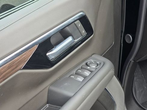 New 2026 Chevrolet Suburban LS image 33