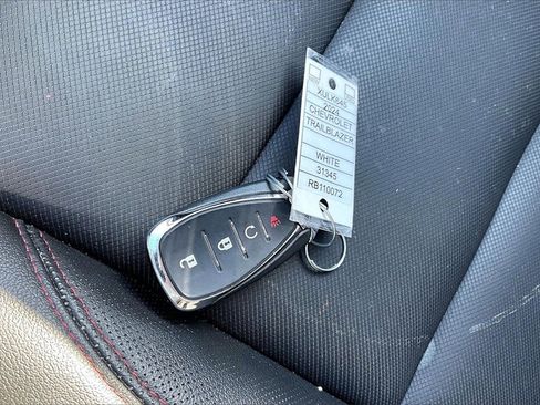 Used 2024 Chevrolet TrailBlazer RS image 12