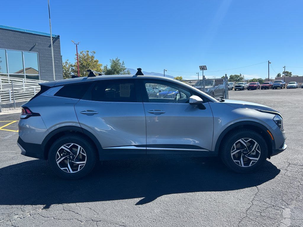 Used 2023 Kia Sportage LX AWD/4WD image 2