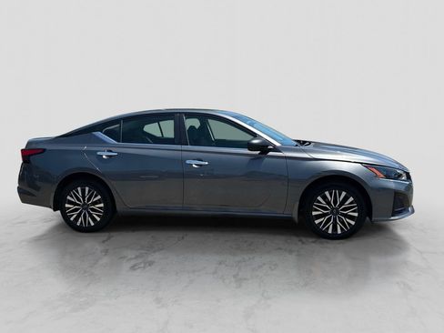 Certified 2024 Nissan Altima 2.5 SV AWD/4WD image 8