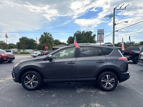 Used 2018 Toyota RAV4 XLE FWD image 4