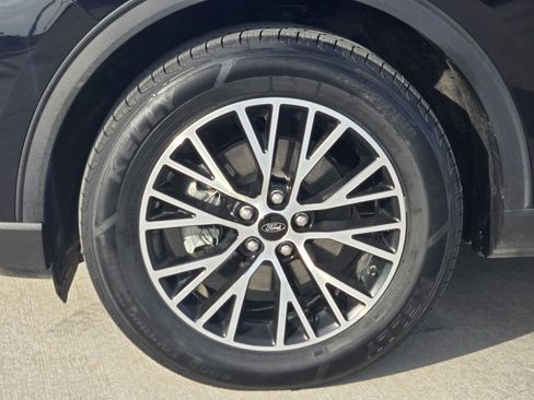 Used 2023 Ford Escape SE image 13