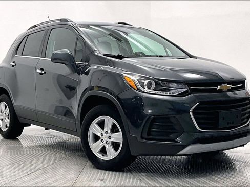 Used 2018 Chevrolet Trax LT w/ LT Convenience Package image 11