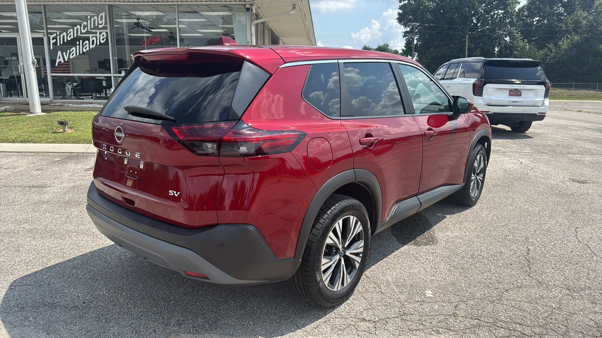 Used 2023 Nissan Rogue SV FWD image 5